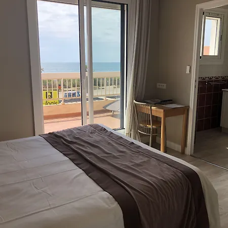 Logis Hotel Restaurant Le Mirador Hotell 3*